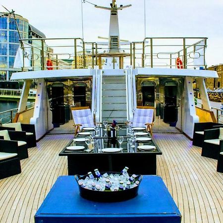 Absolute Pleasure Yacht Hotel London Ngoại thất bức ảnh