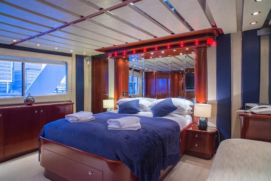 Absolute Pleasure Yacht Hotel London Ngoại thất bức ảnh