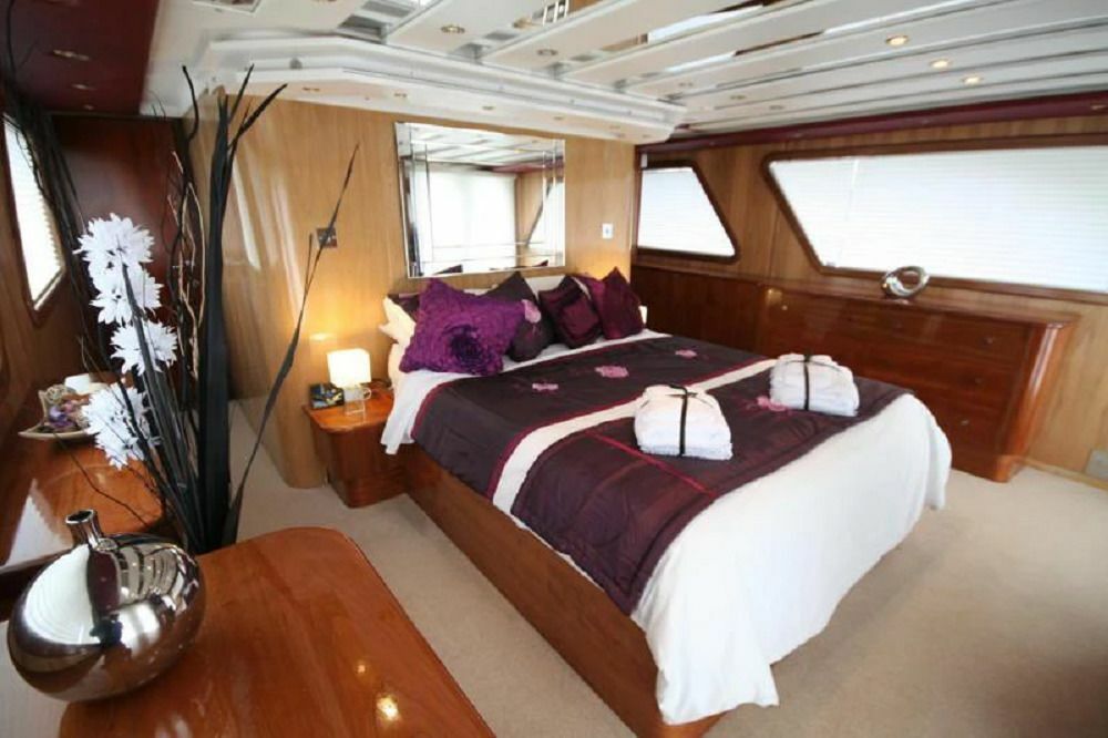 Absolute Pleasure Yacht Hotel London Ngoại thất bức ảnh